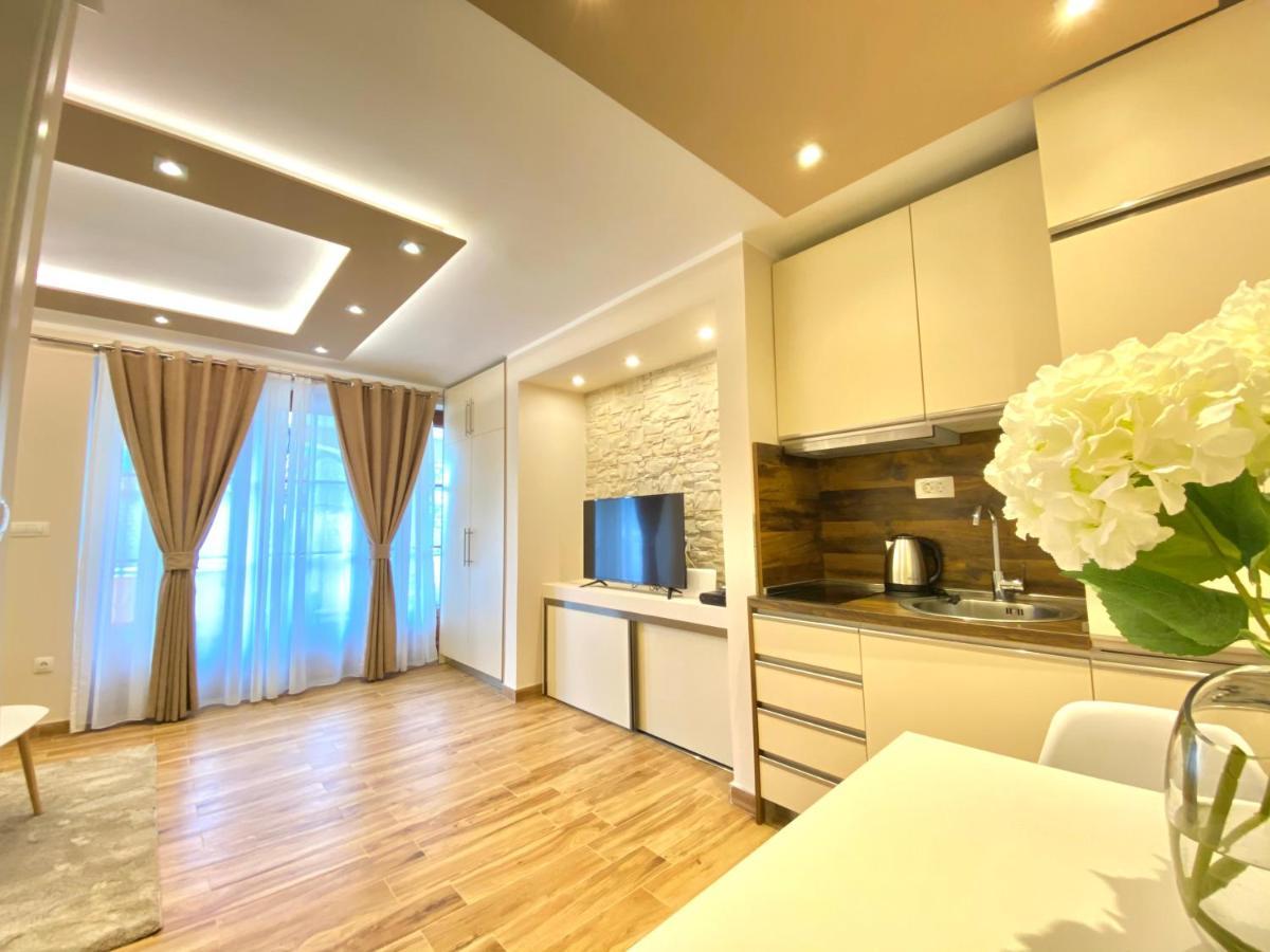 Villa Blanca Risan Exterior photo
